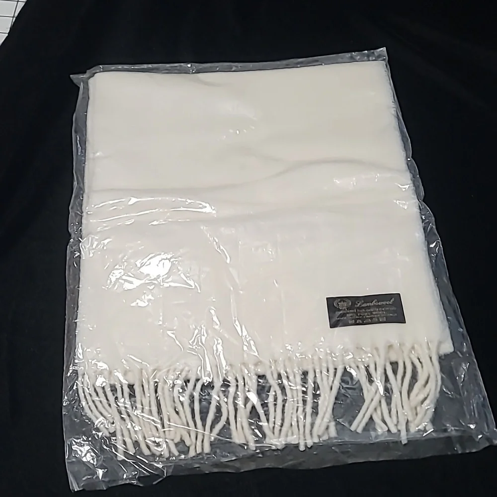 Woman's Luxury Scarf - 100% Wool -‎ Cream